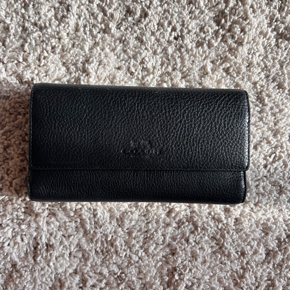 Coach Handbags - Coach trifold pebbled black trifold wallet